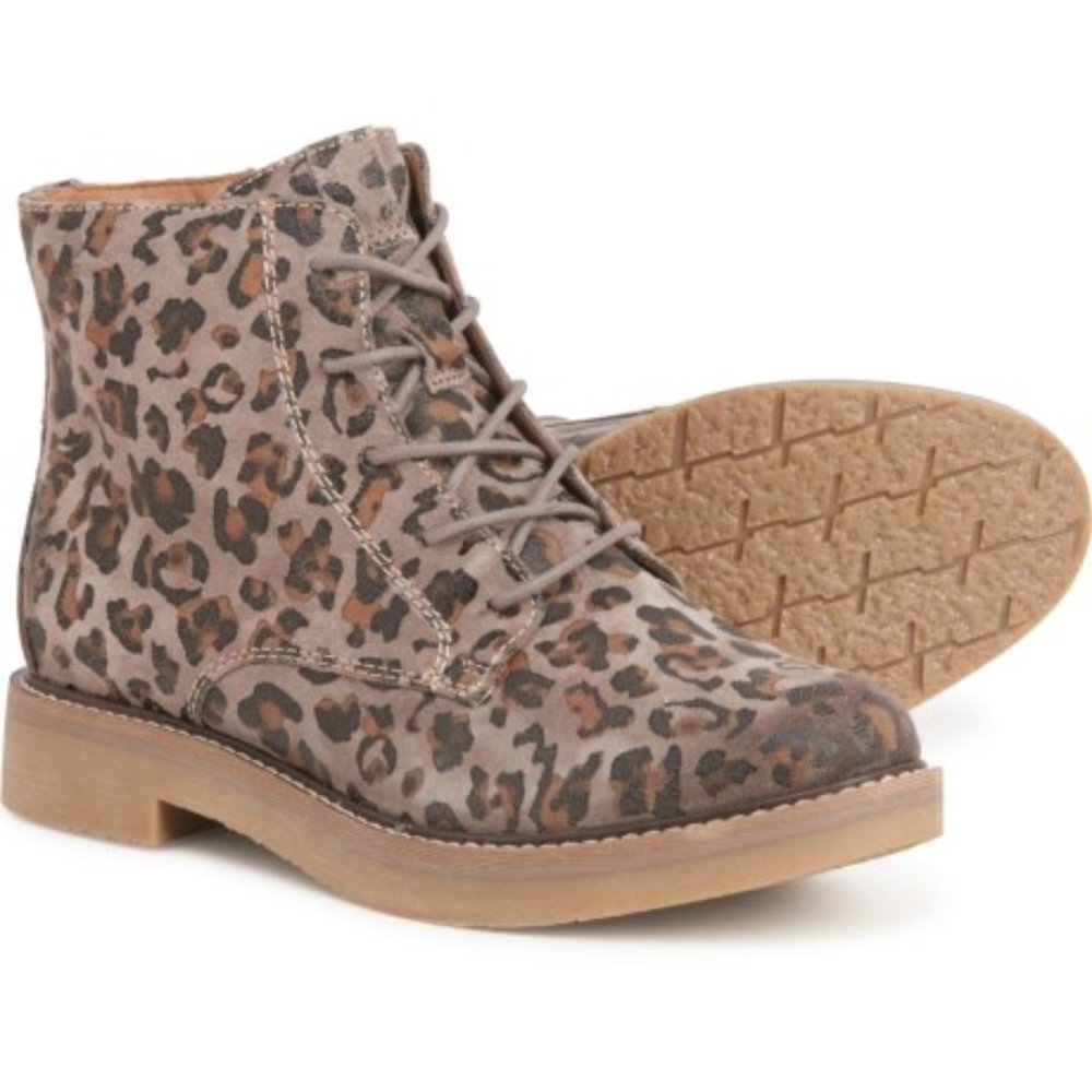Comfortiva Resee Boots - Suede NWT Size 6 1/2 W